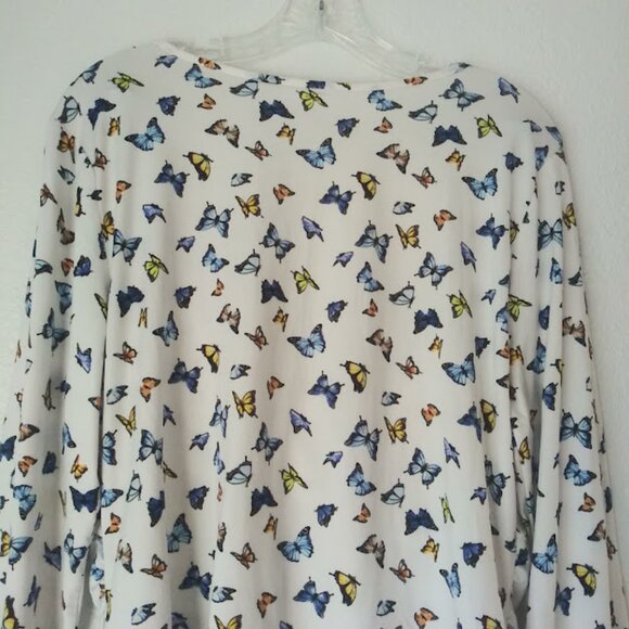 No Boundaries women's size XXXL (21) butterfly all over print blouse - Picture 5 of 15